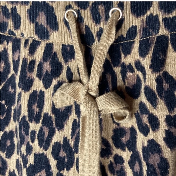 Chicos Zenergy Jogger Lounge Sweat pants Leopard Cotton Size 1 M Medium 8 / 10 - Picture 4 of 9